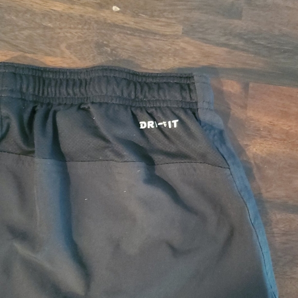 Nike Dri Fit Shorts - Picture 2 of 3